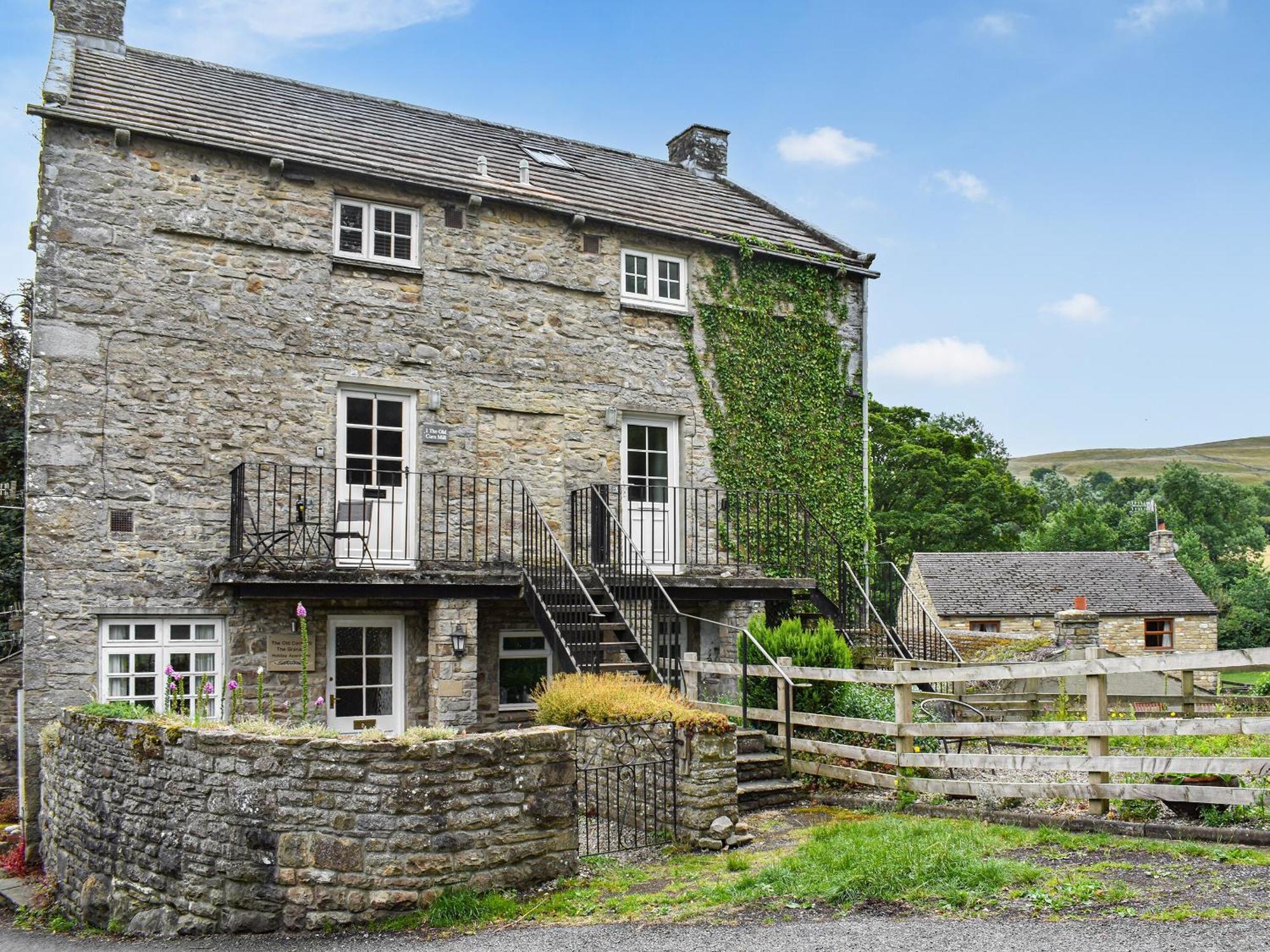1 The Old Corn Mill Villa West Burton Buitenkant foto